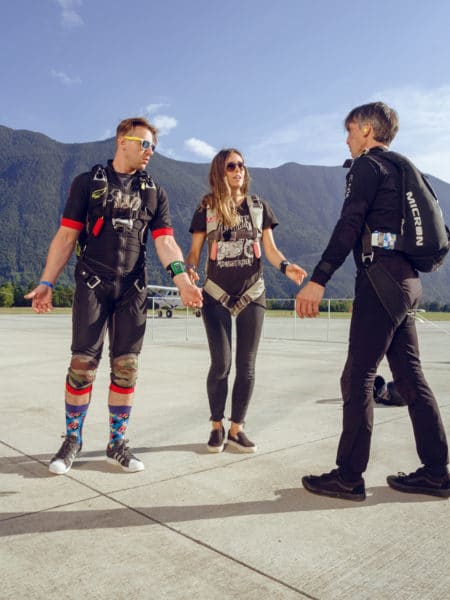 skydivers-geared-up-dirt-diving-at-loading-area