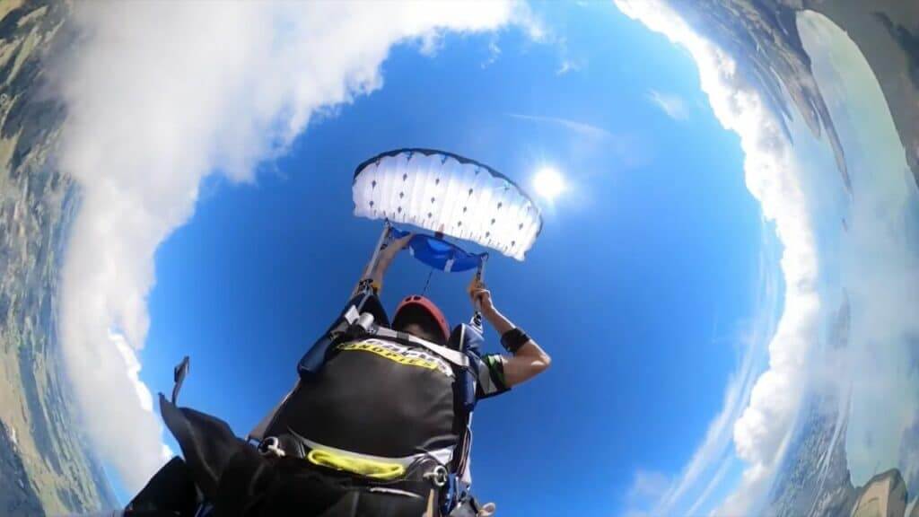 skydiver reaching for slider 360 degree view of leia