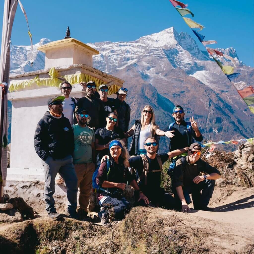 team photo for greg's 10000 everest skydive